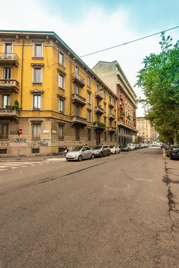 Appartement Elegante Casa Liberty à Milan Extérieur photo