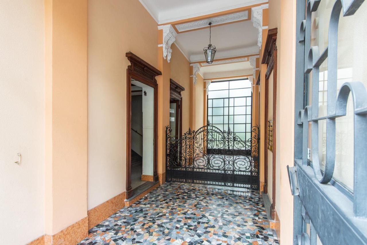 Appartement Elegante Casa Liberty à Milan Extérieur photo